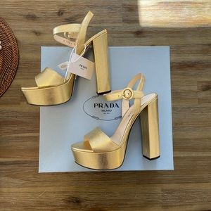 NWT Never Worn Prada Metallic Gold Platform Pump
